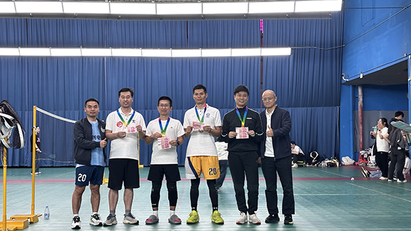 男子单打情怀组前四合影