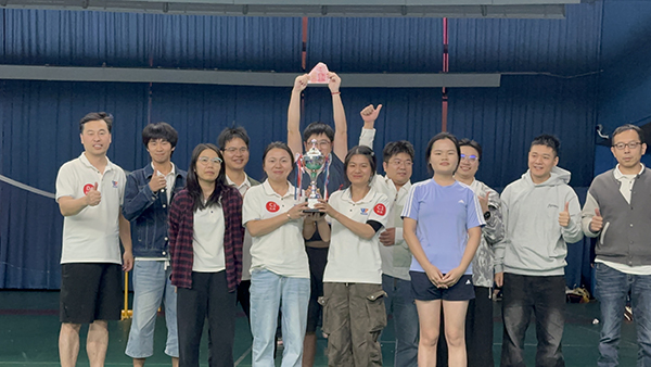 团体赛亚军合影